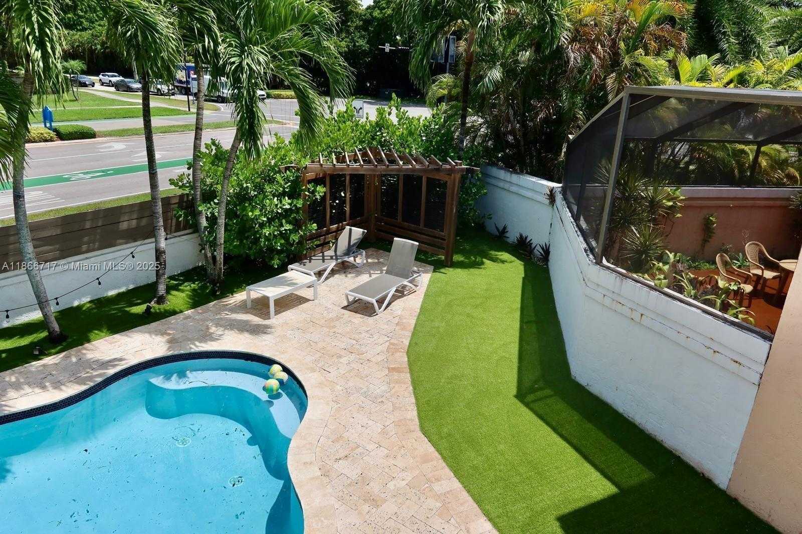 Small Image of 9721 NORTH WEST 51ST LN #9721, Doral Number 5