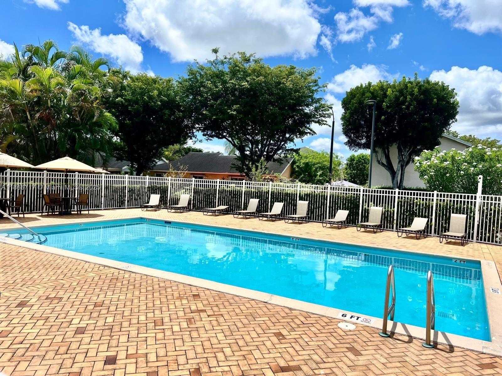 Small Image of 9721 NORTH WEST 51ST LN #9721, Doral Number 7