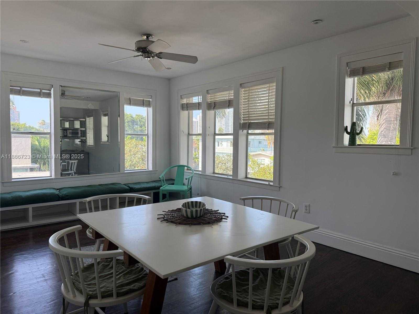 Small Image of 1027 PENNSYLVANIA AVE #301, Miami Beach Number 2