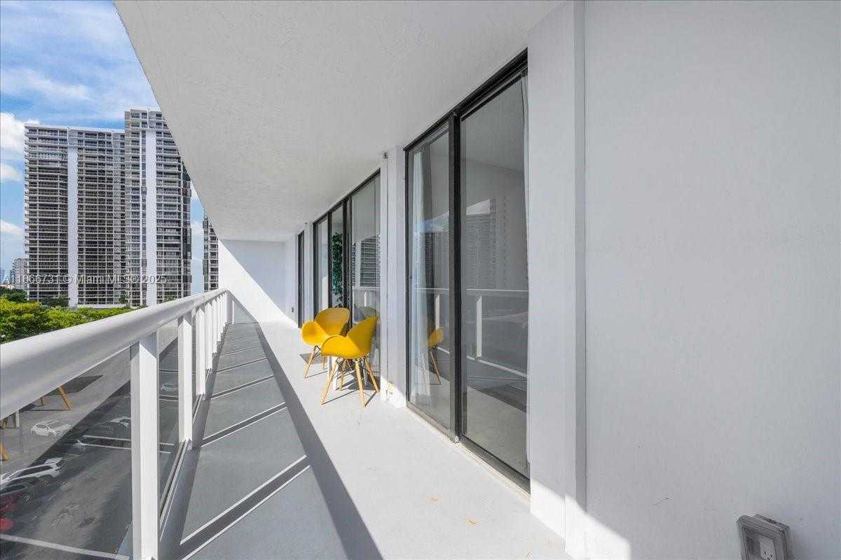 Small Image of 20515 EAST COUNTRY CLUB DR #746, Aventura Number 24