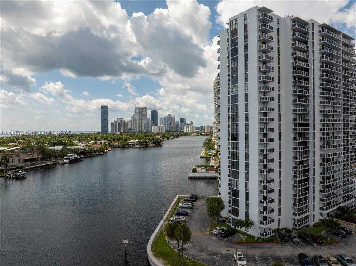 Small Image of 20515 EAST COUNTRY CLUB DR #746, Aventura Number 3