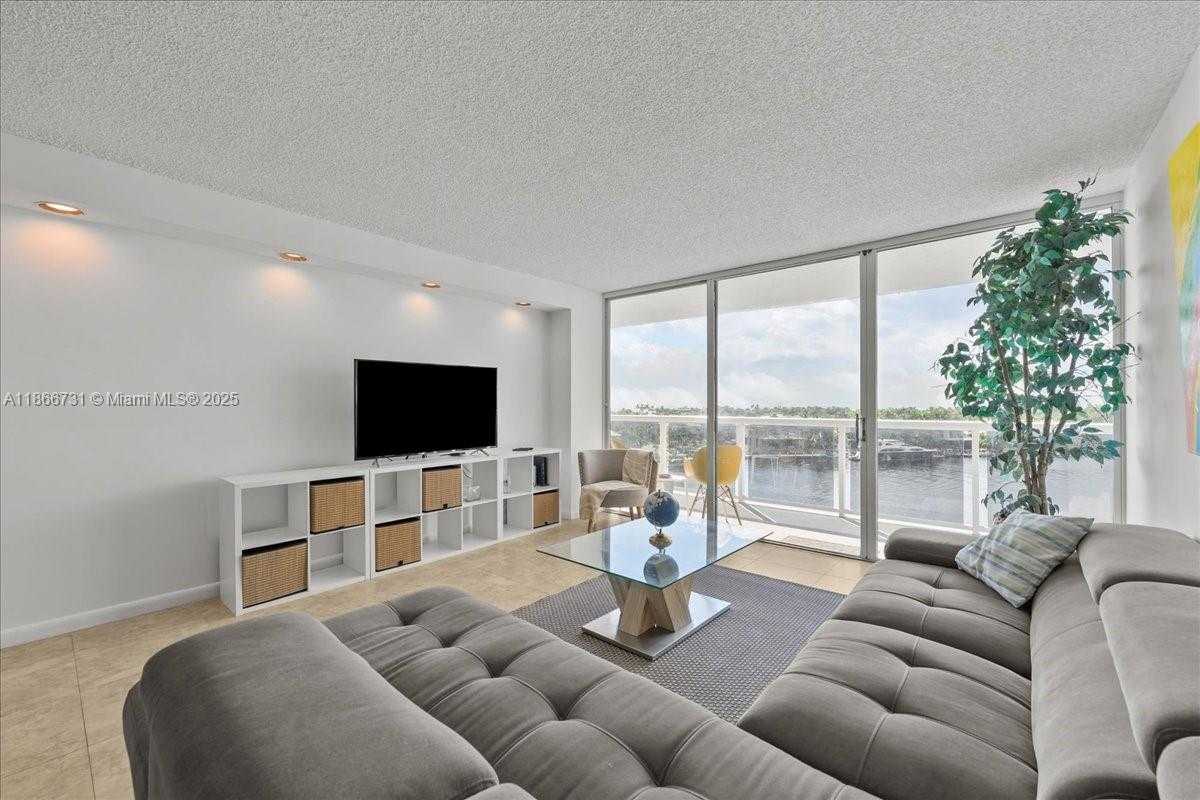 Small Image of 20515 EAST COUNTRY CLUB DR #746, Aventura Number 7
