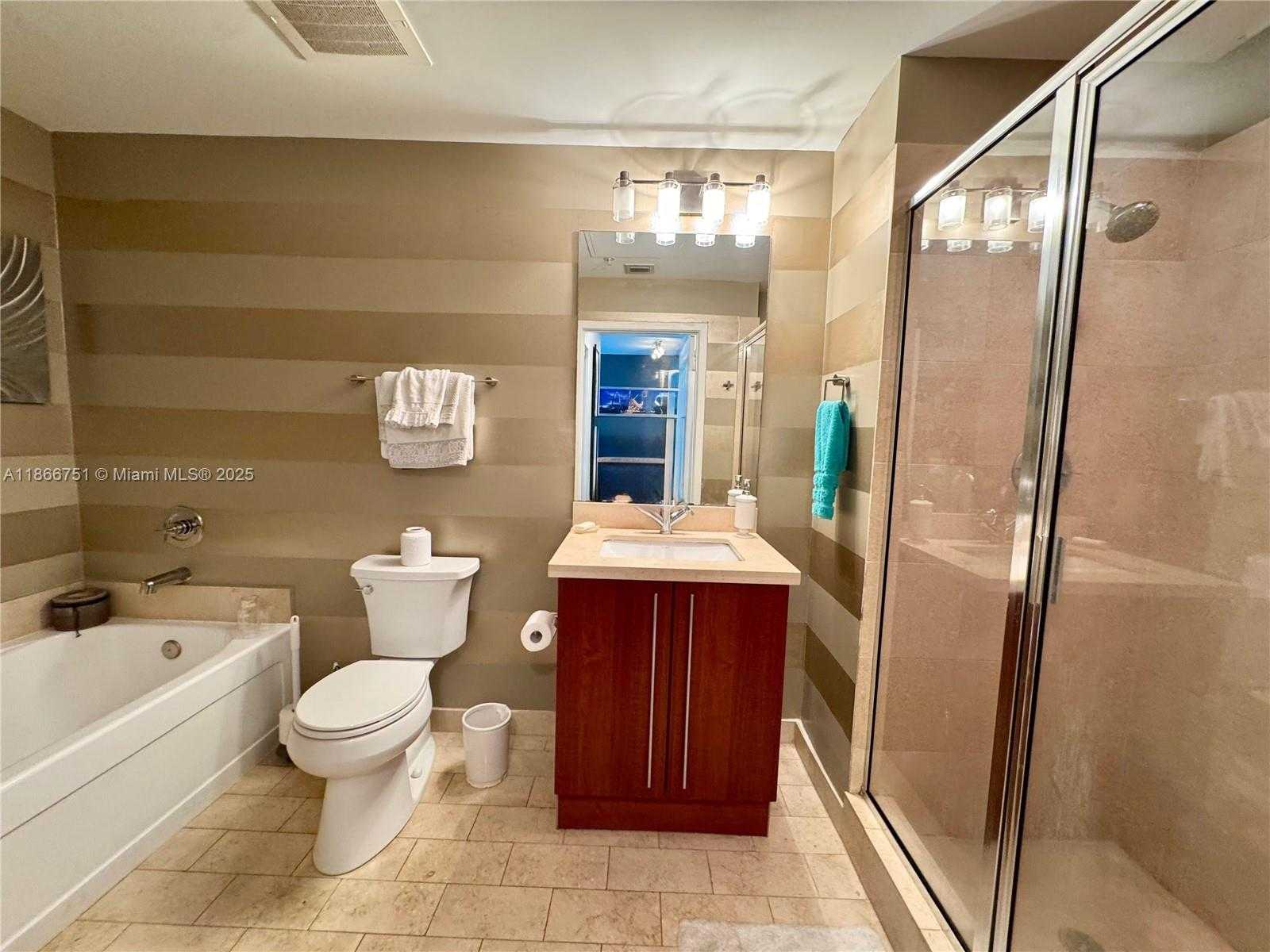 Small Image of 79 SOUTH WEST 12TH ST #1605, Miami Number 6
