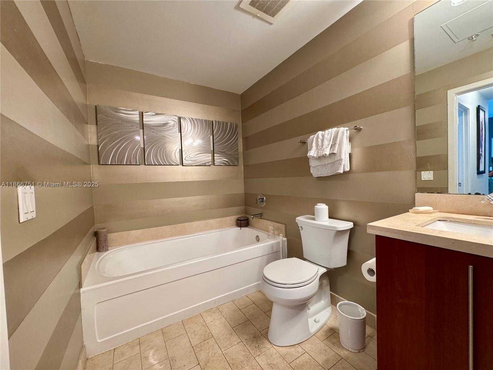 Small Image of 79 SOUTH WEST 12TH ST #1605, Miami Number 7