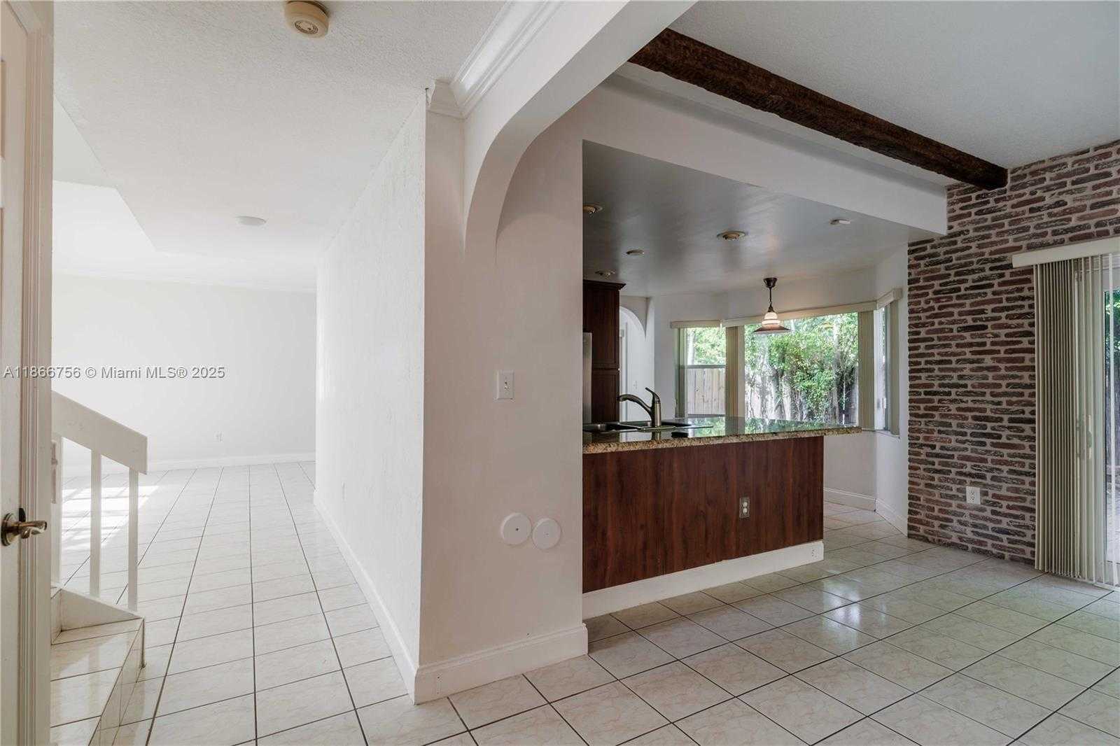Small Image of 4670 SOUTH WEST 154TH PL, Miami Number 12