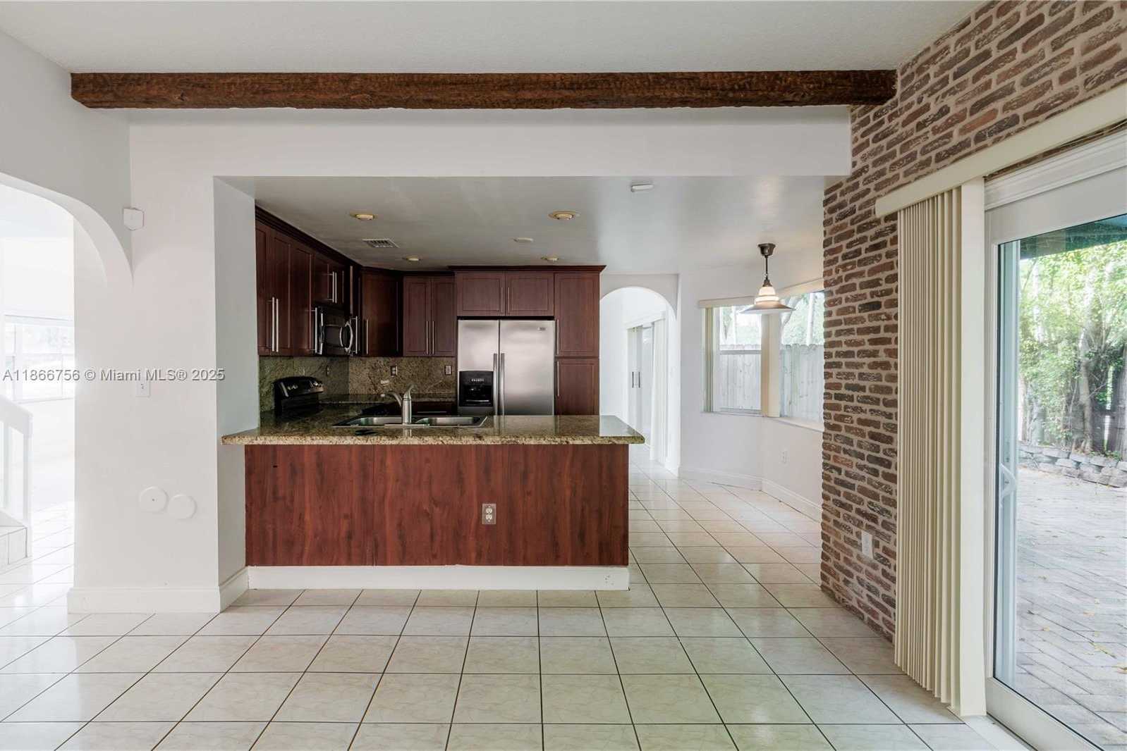 Small Image of 4670 SOUTH WEST 154TH PL, Miami Number 13