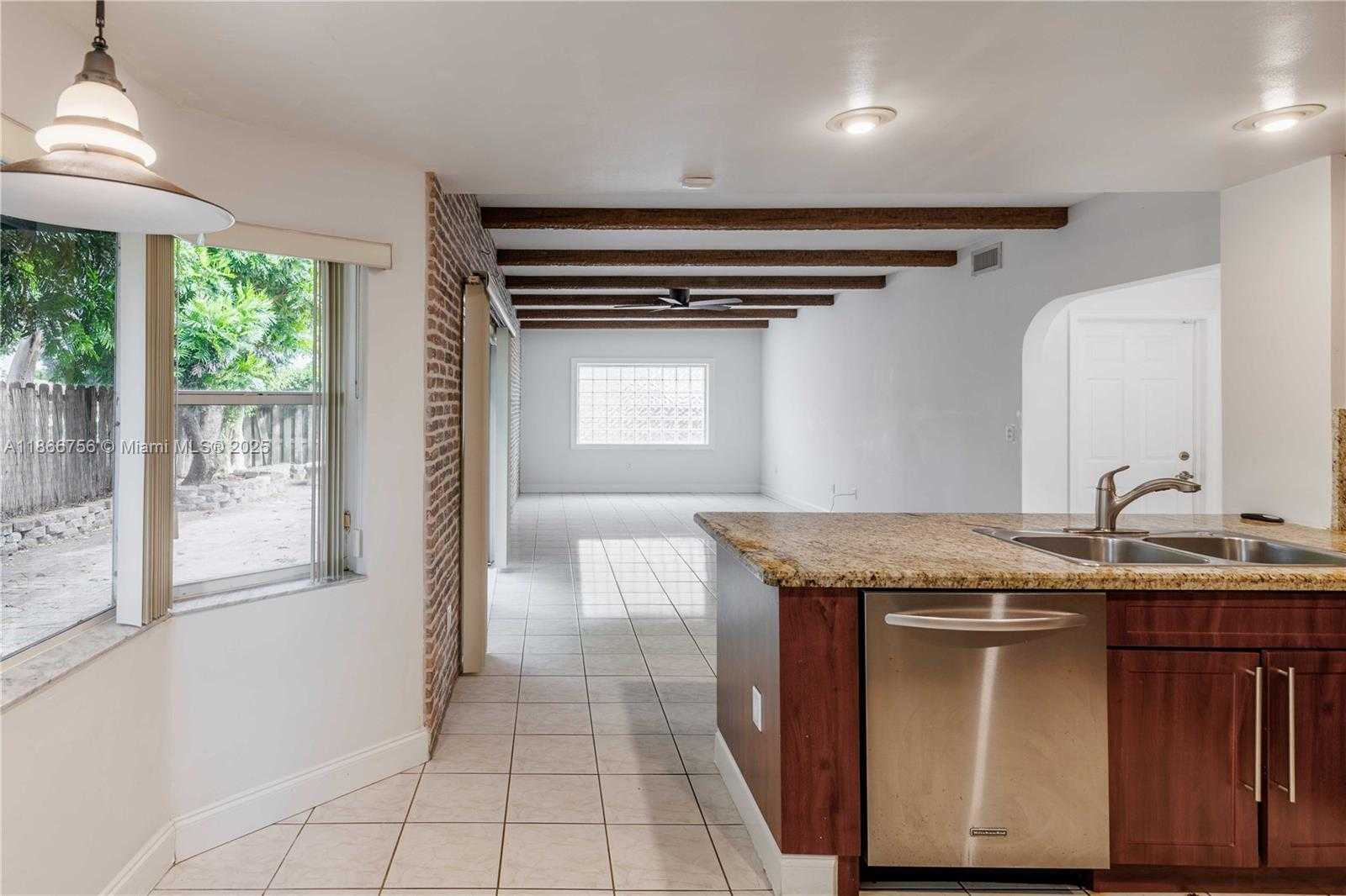 Small Image of 4670 SOUTH WEST 154TH PL, Miami Number 19