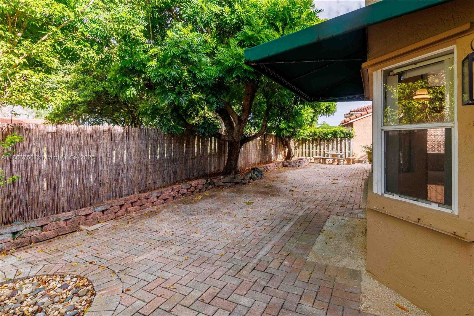 Small Image of 4670 SOUTH WEST 154TH PL, Miami Number 30