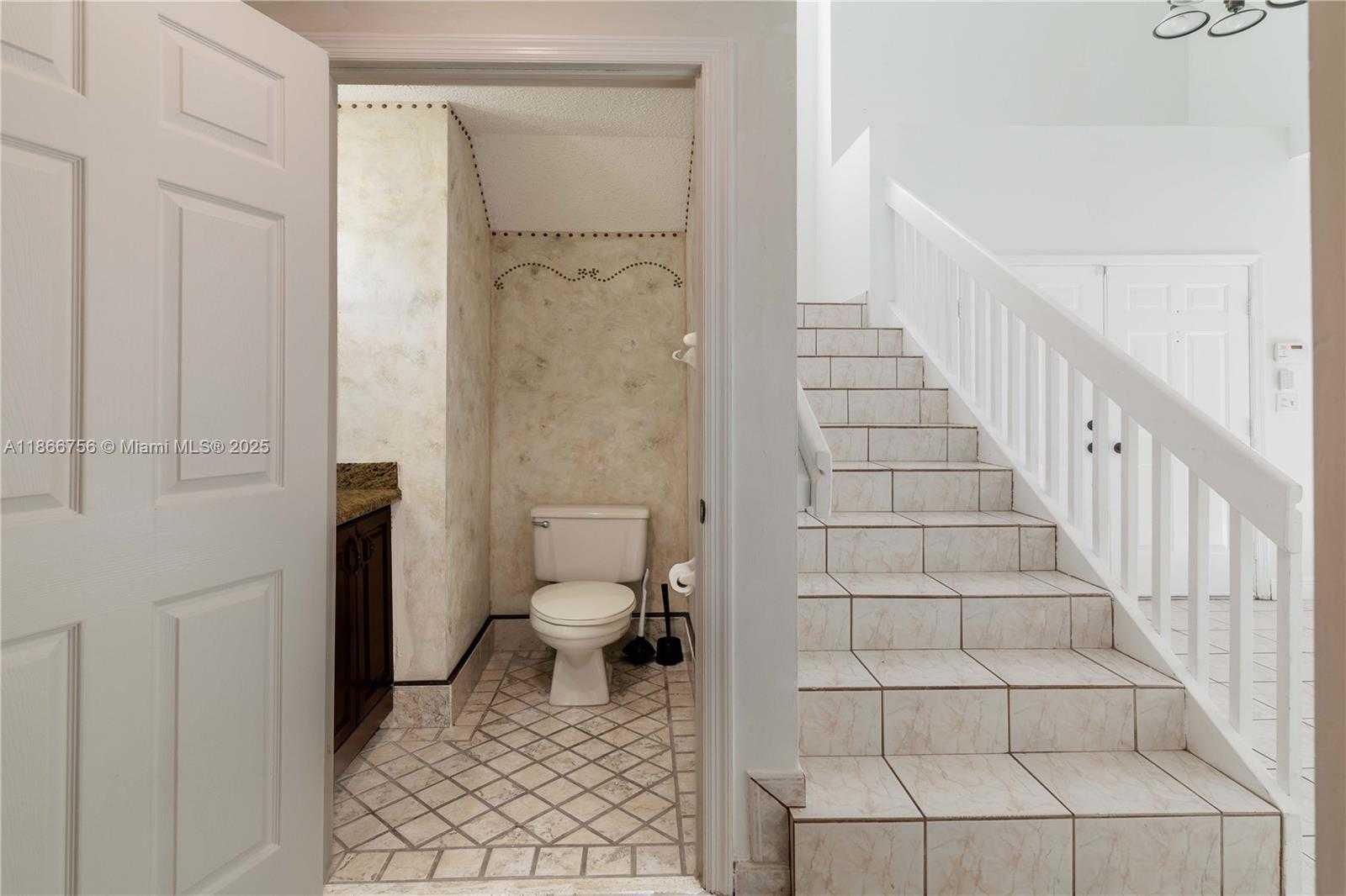 Small Image of 4670 SOUTH WEST 154TH PL, Miami Number 31