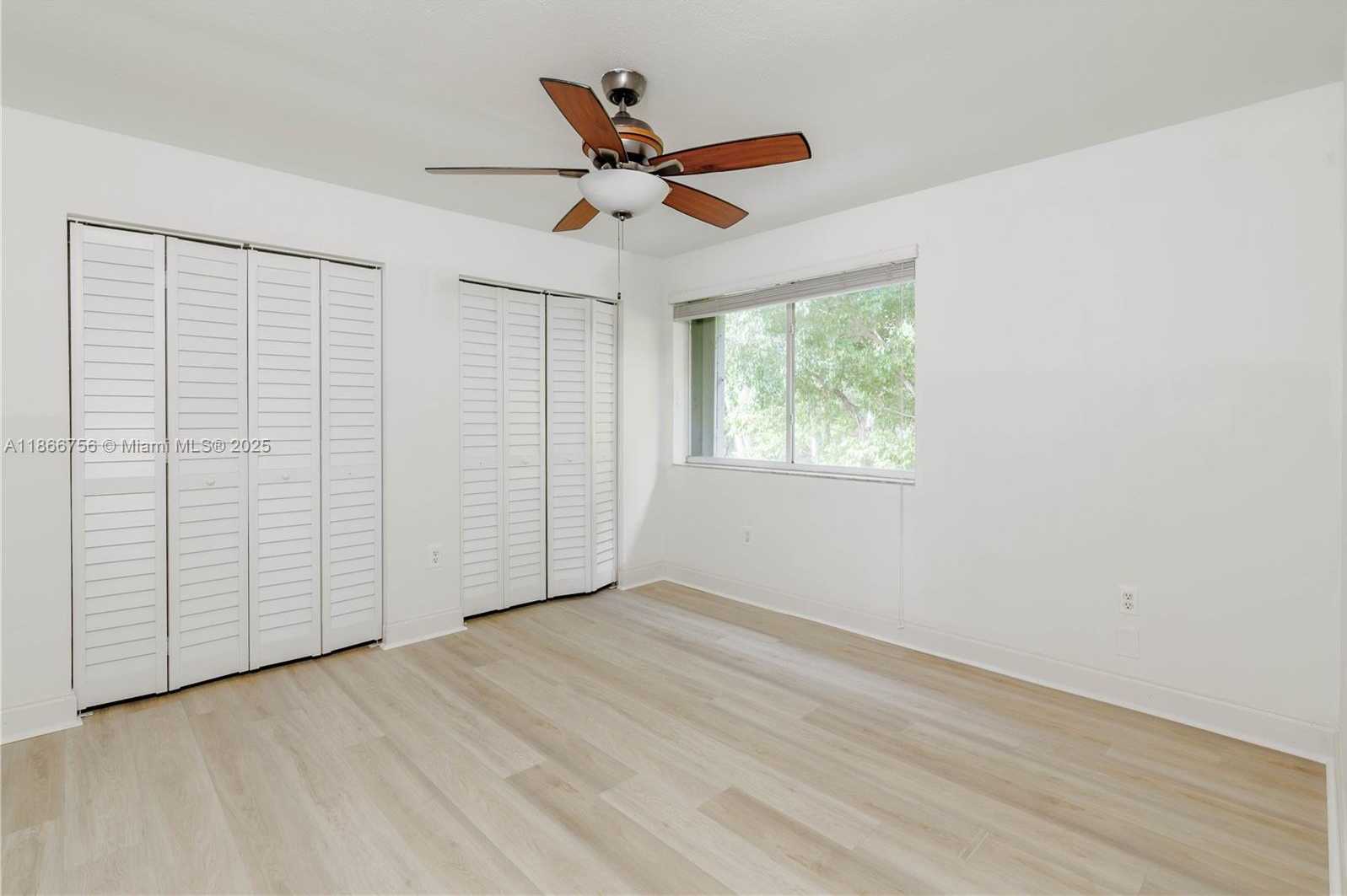 Small Image of 4670 SOUTH WEST 154TH PL, Miami Number 39