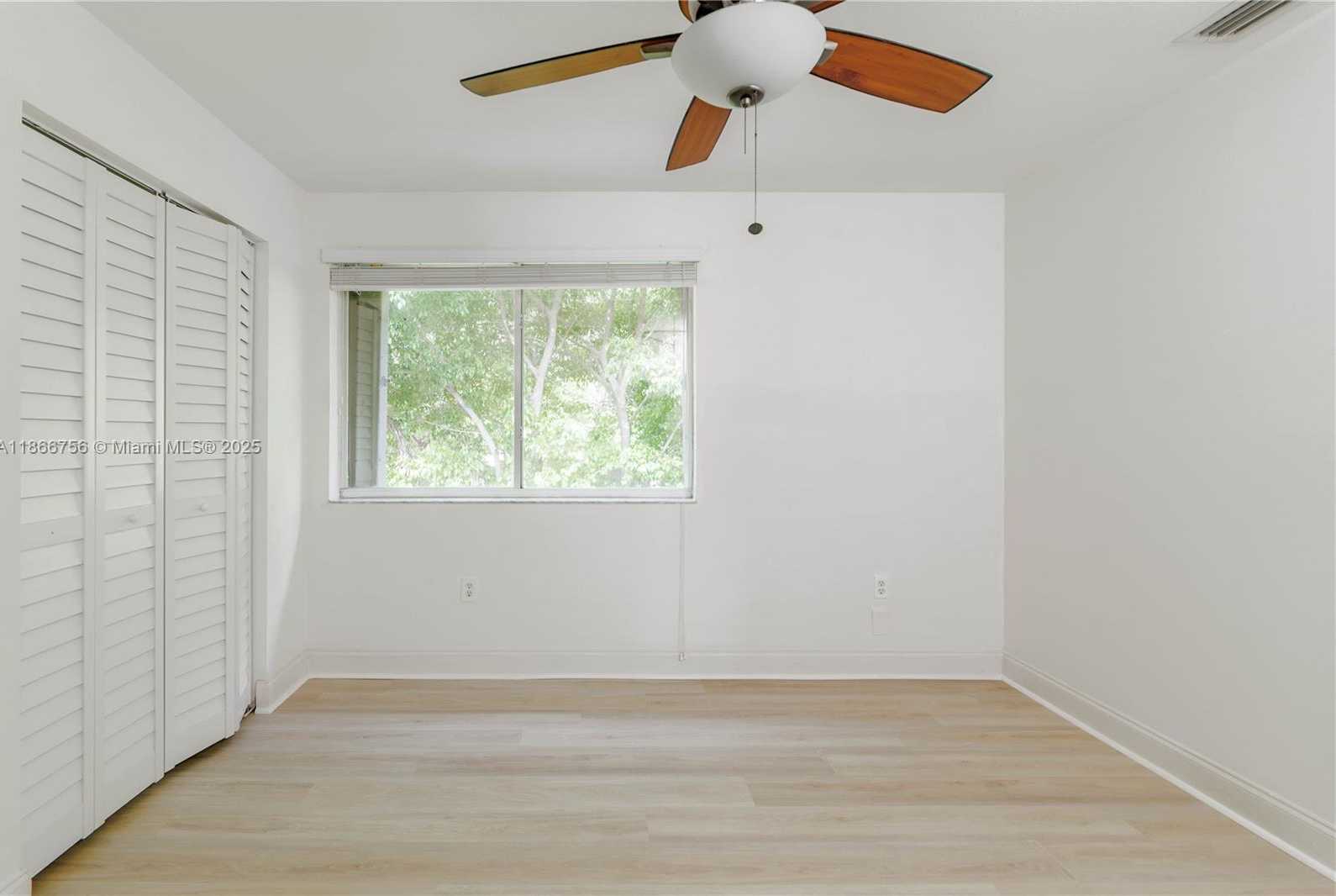 Small Image of 4670 SOUTH WEST 154TH PL, Miami Number 40