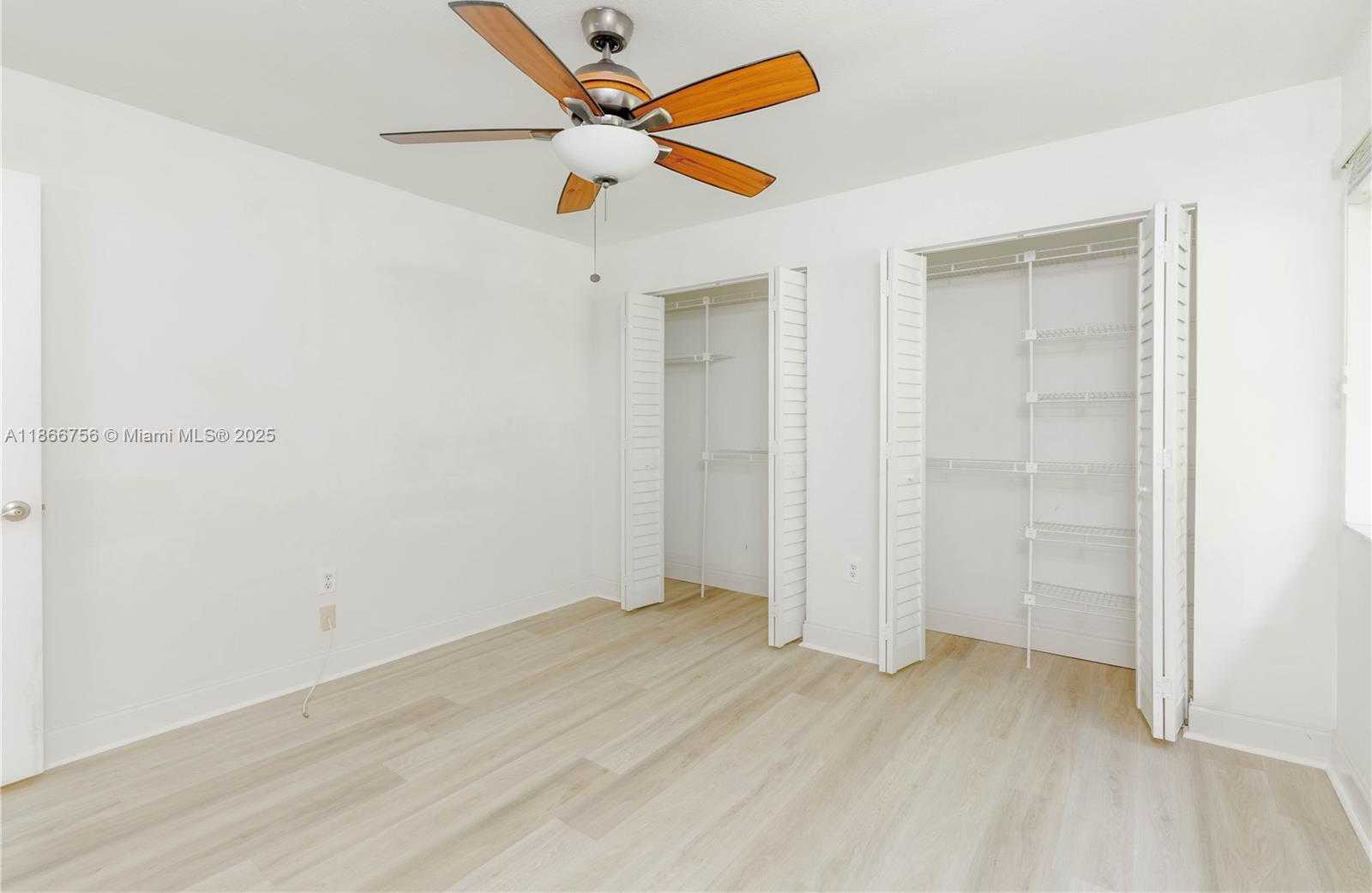 Small Image of 4670 SOUTH WEST 154TH PL, Miami Number 41