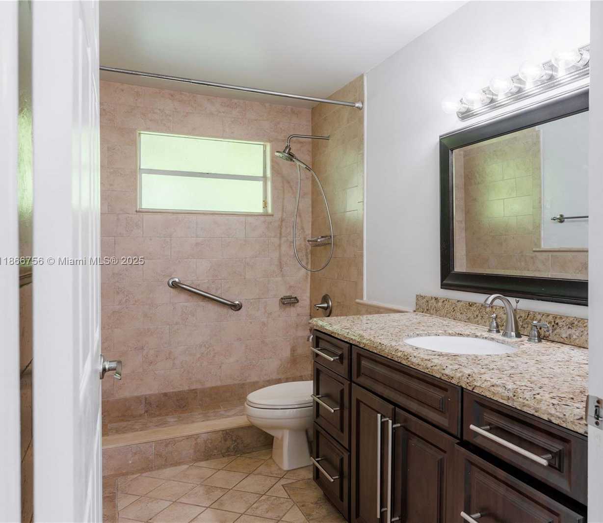 Small Image of 4670 SOUTH WEST 154TH PL, Miami Number 43