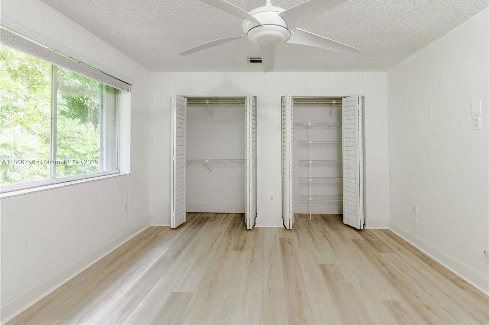 Small Image of 4670 SOUTH WEST 154TH PL, Miami Number 48