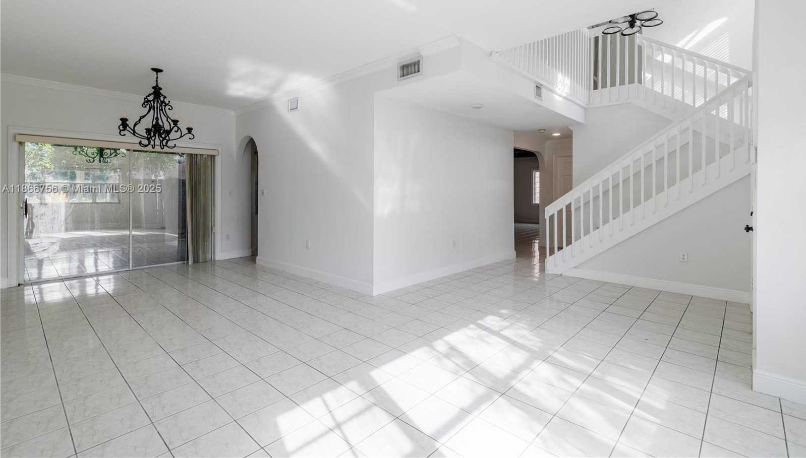Small Image of 4670 SOUTH WEST 154TH PL, Miami Number 5