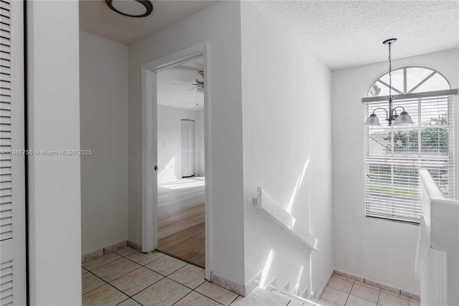 Small Image of 4670 SOUTH WEST 154TH PL, Miami Number 50
