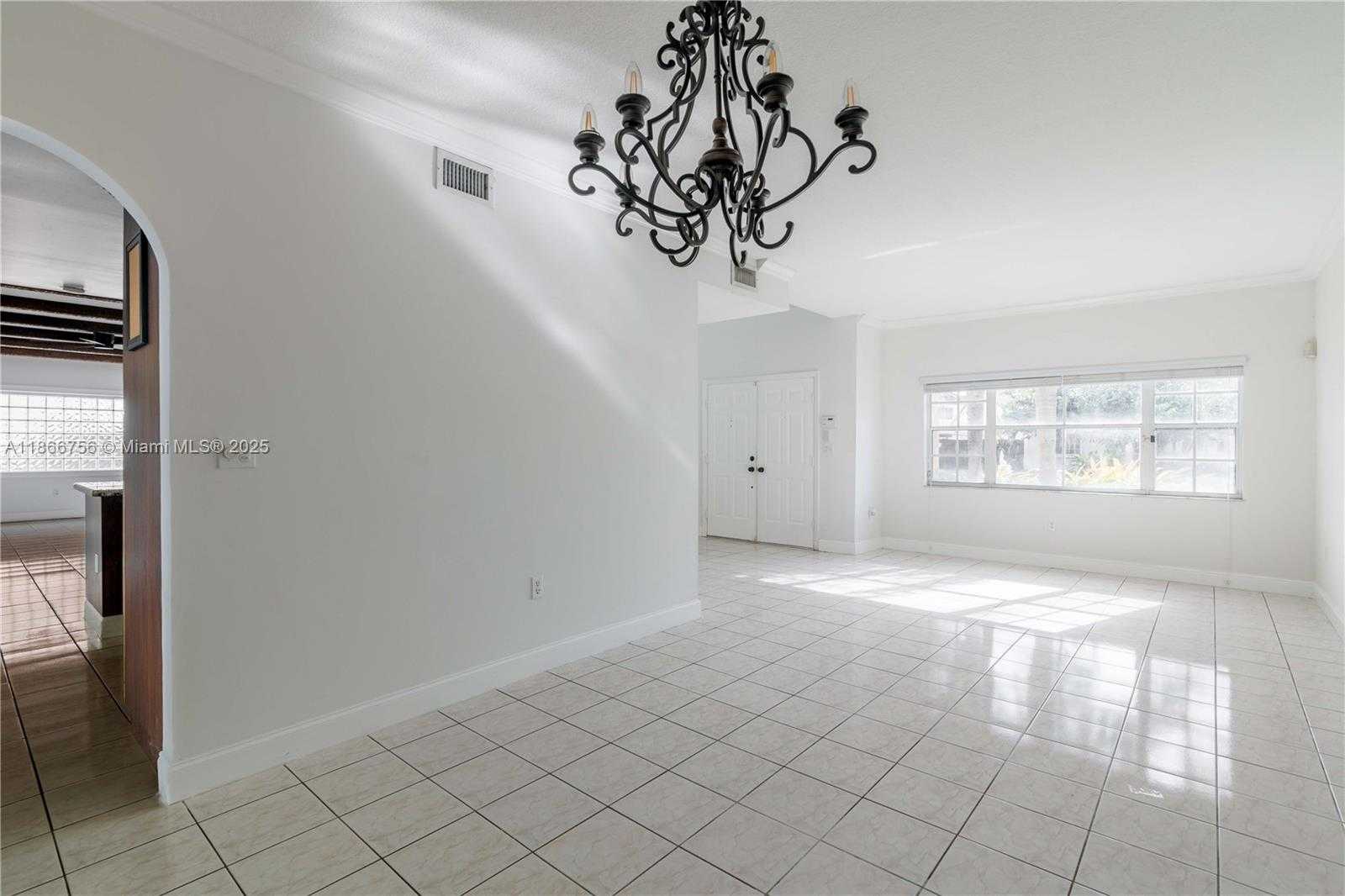 Small Image of 4670 SOUTH WEST 154TH PL, Miami Number 6