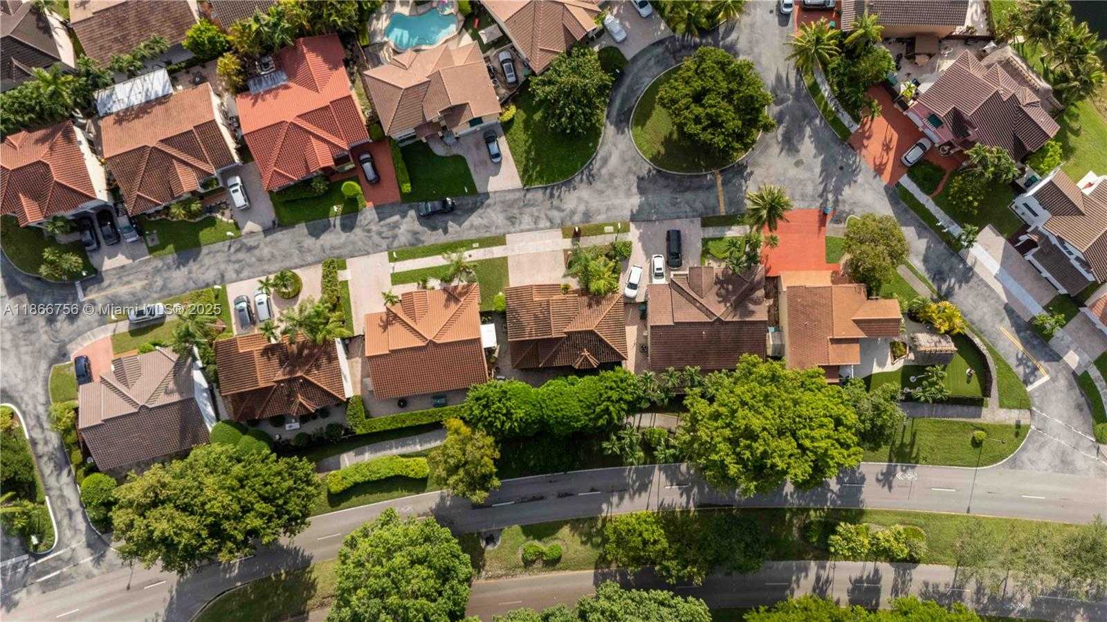 Small Image of 4670 SOUTH WEST 154TH PL, Miami Number 63