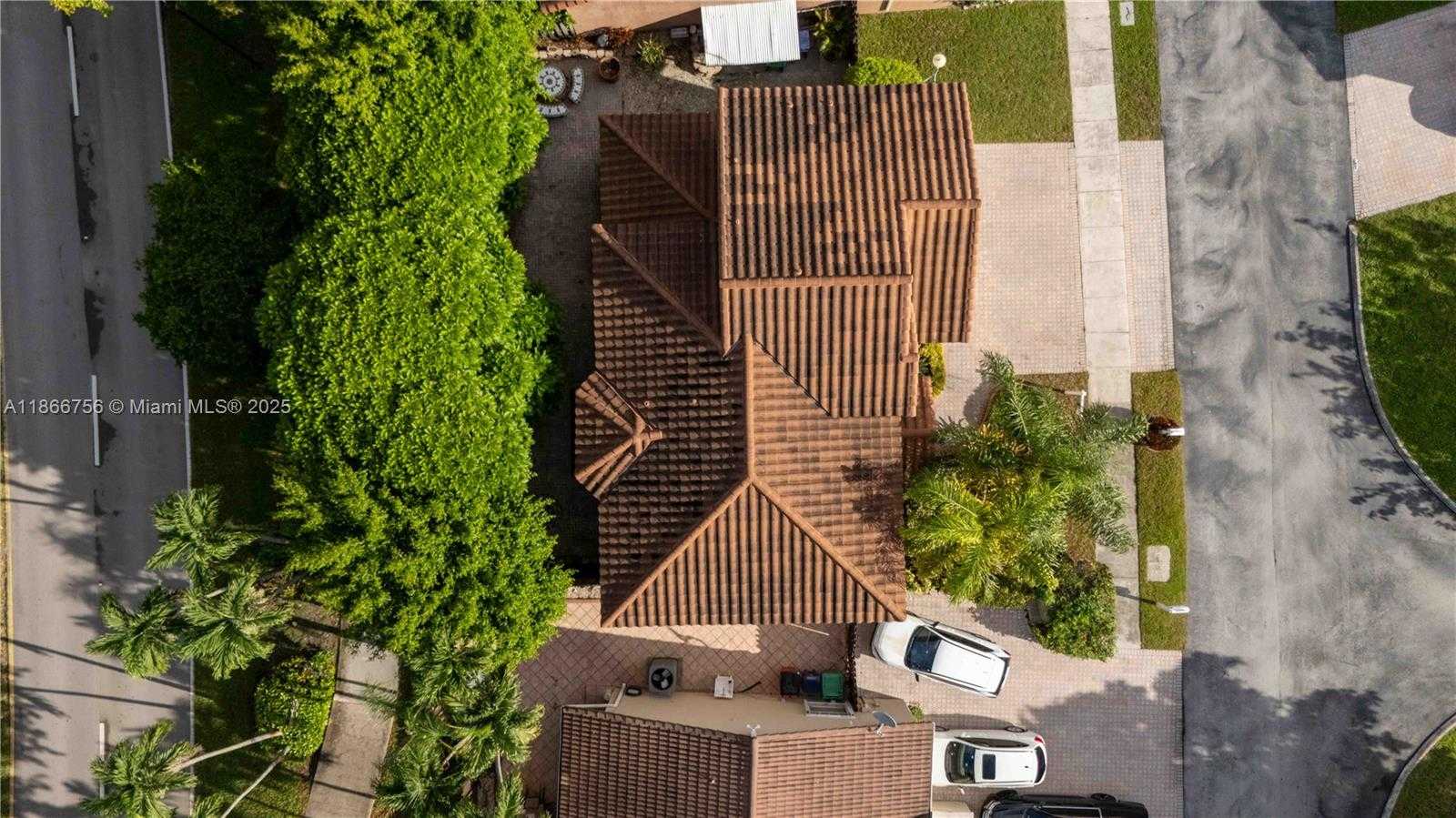 Small Image of 4670 SOUTH WEST 154TH PL, Miami Number 68