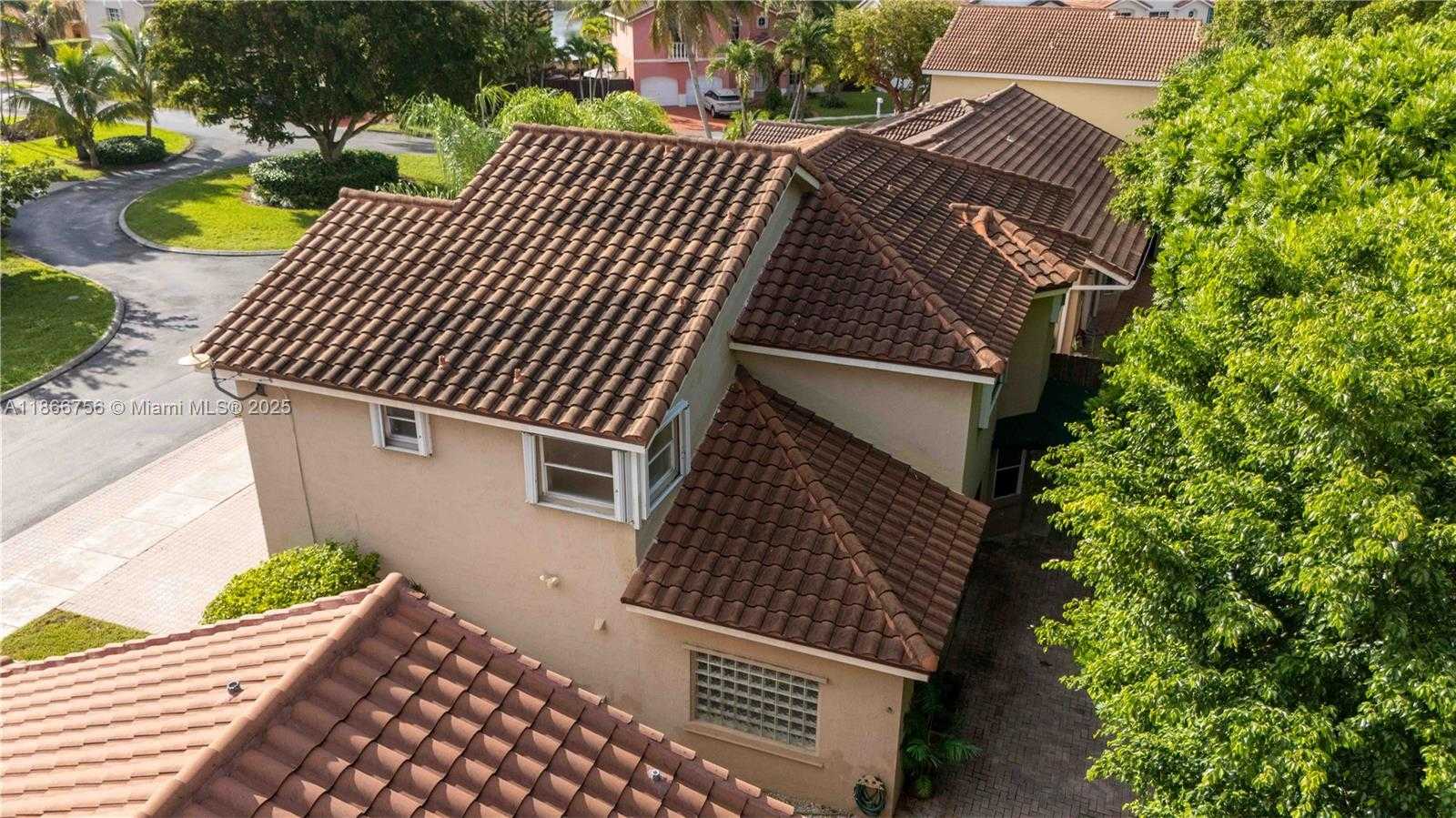 Small Image of 4670 SOUTH WEST 154TH PL, Miami Number 69