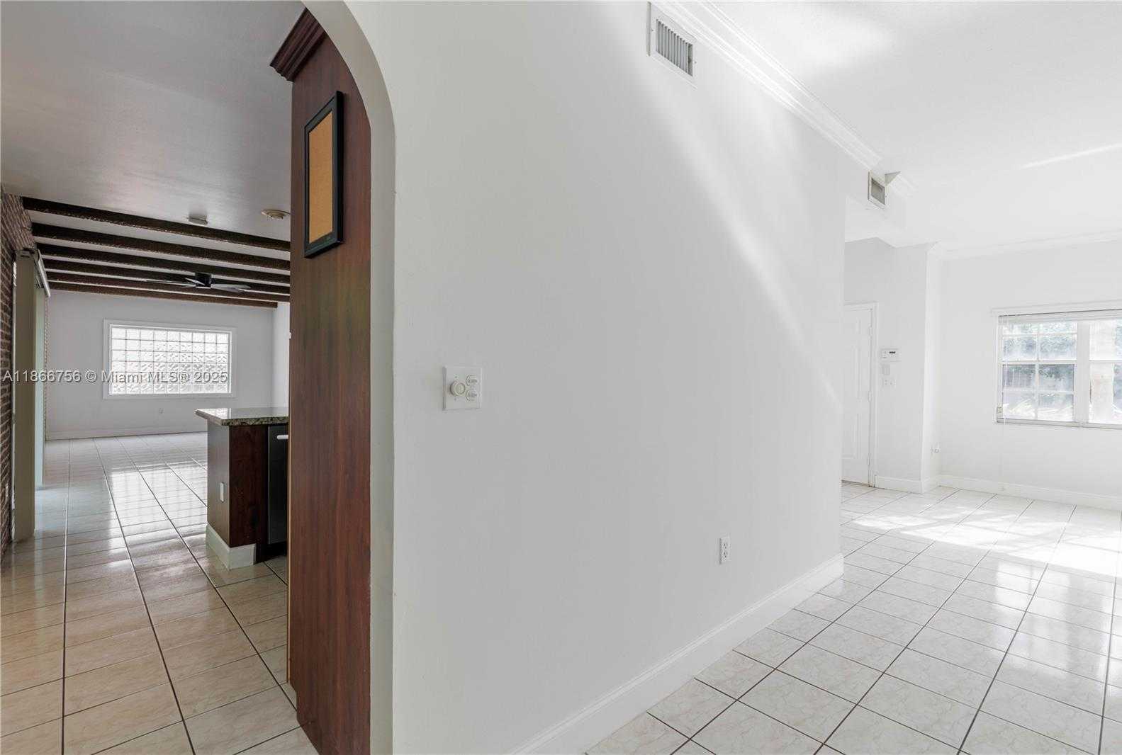 Small Image of 4670 SOUTH WEST 154TH PL, Miami Number 7