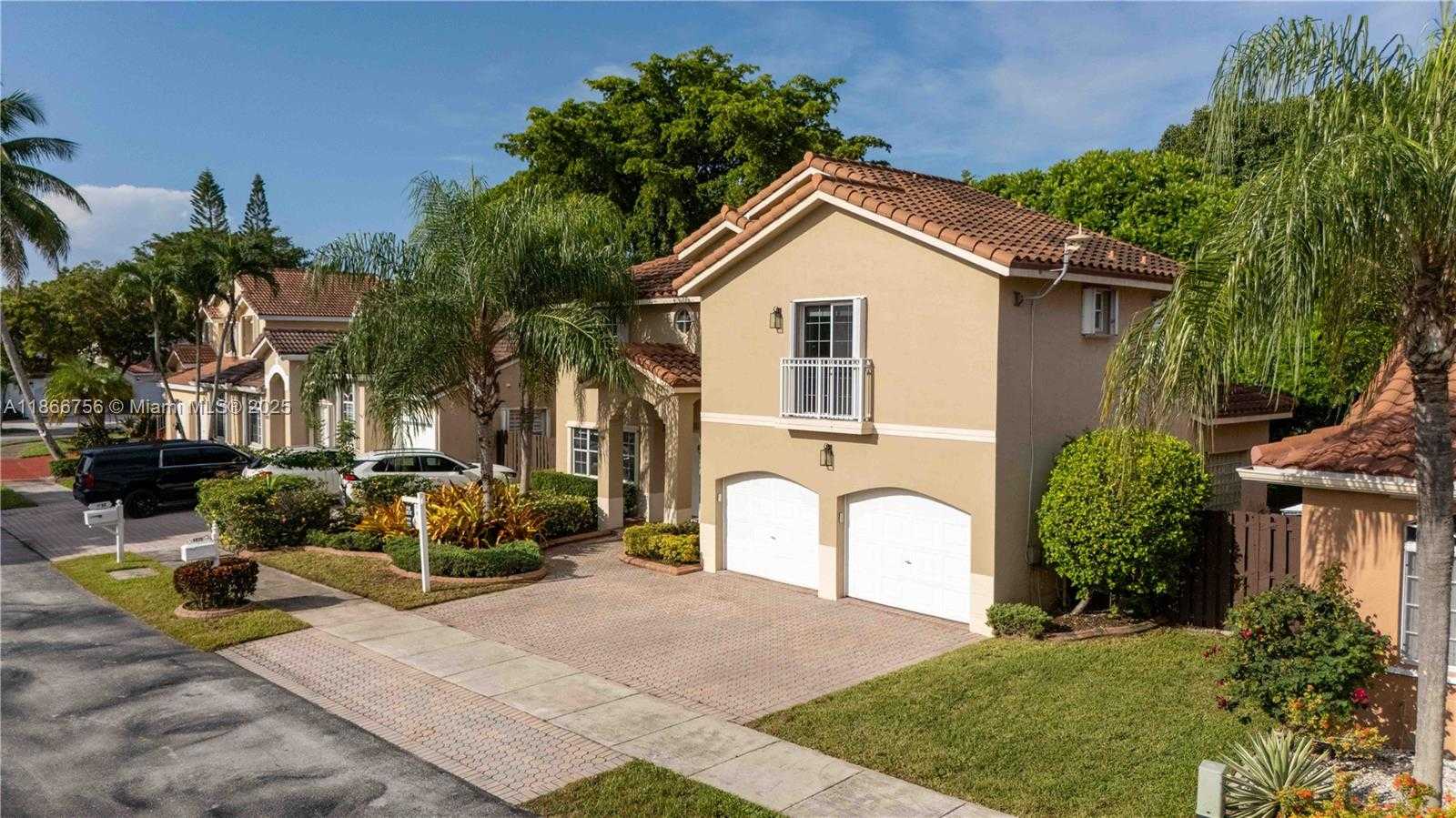 Small Image of 4670 SOUTH WEST 154TH PL, Miami Number 70