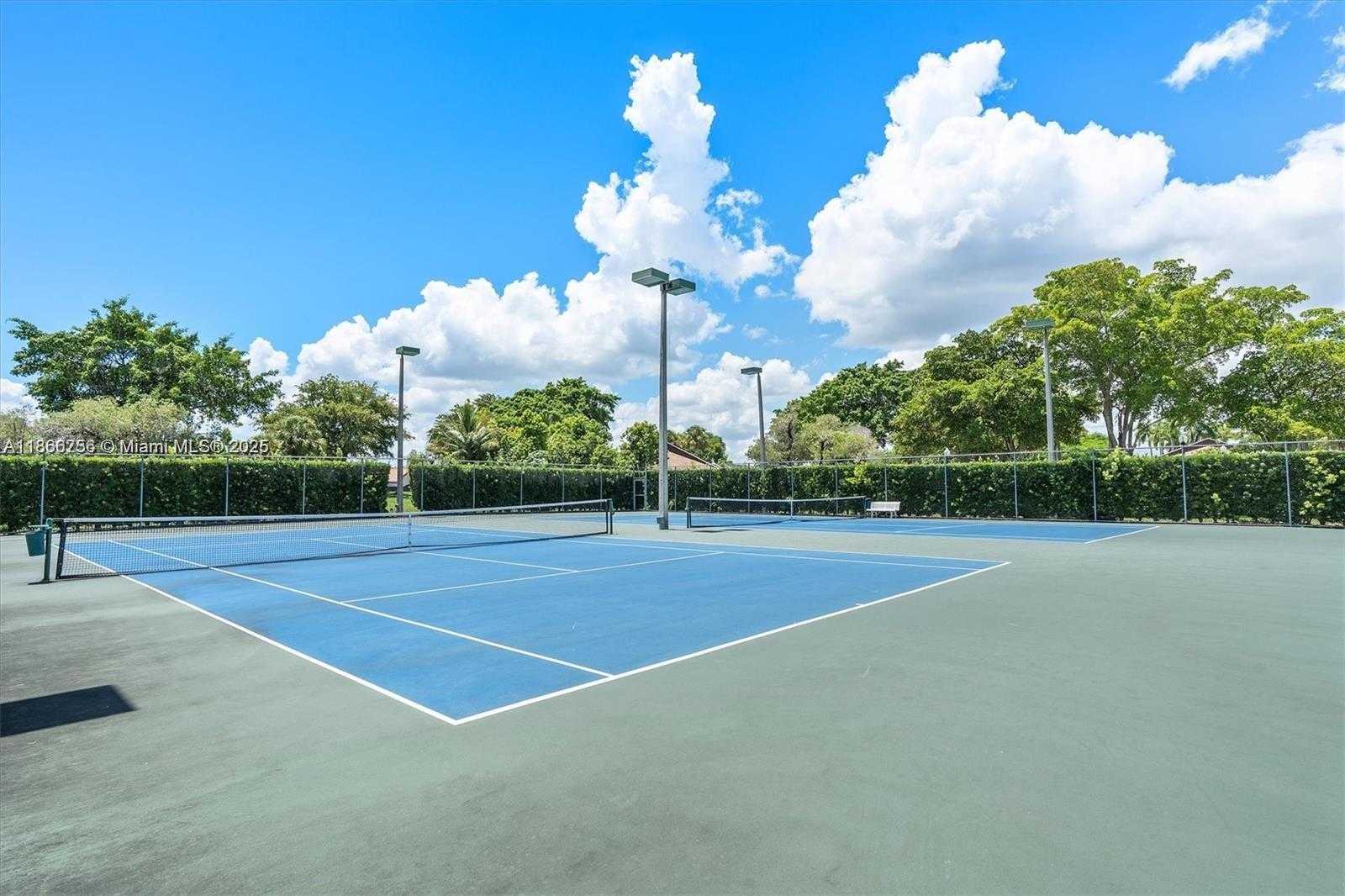 Small Image of 4670 SOUTH WEST 154TH PL, Miami Number 80