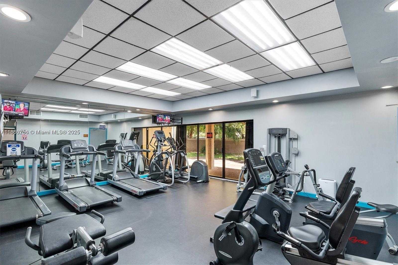 Small Image of 4670 SOUTH WEST 154TH PL, Miami Number 81