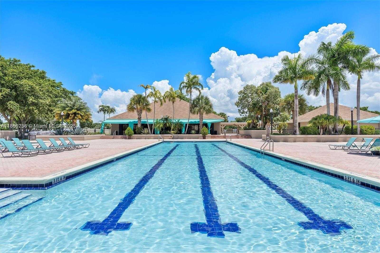 Small Image of 4670 SOUTH WEST 154TH PL, Miami Number 82