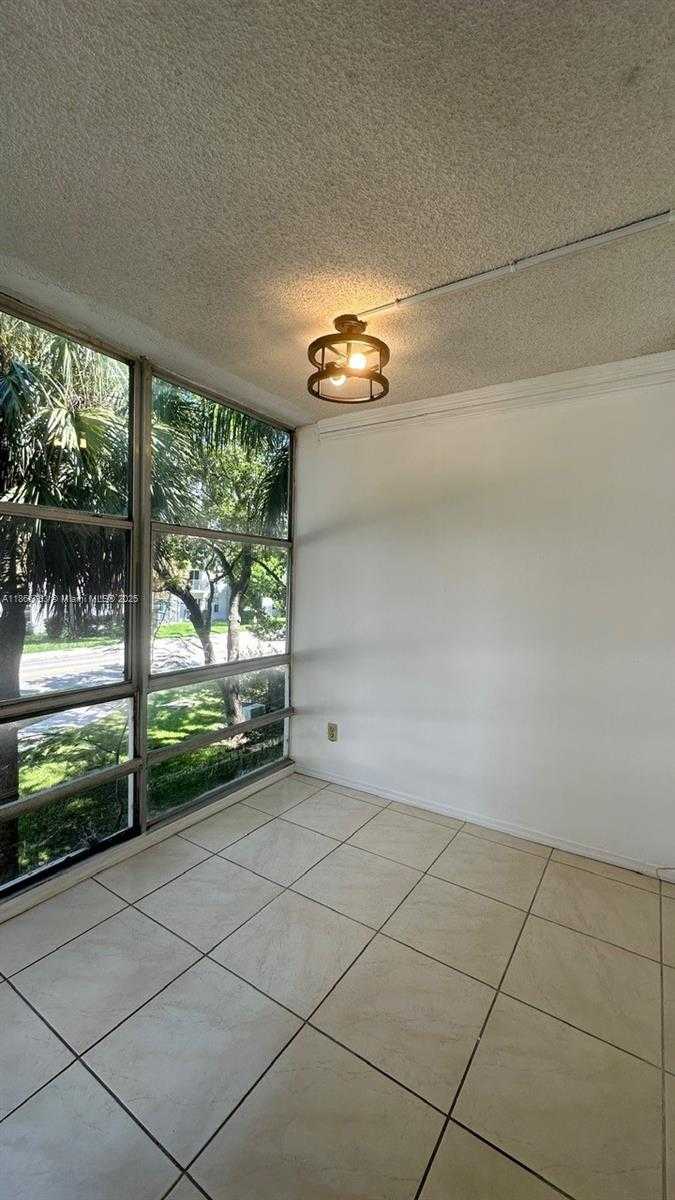 Small Image of 210 172ND ST #227, Sunny Isles Beach Number 3