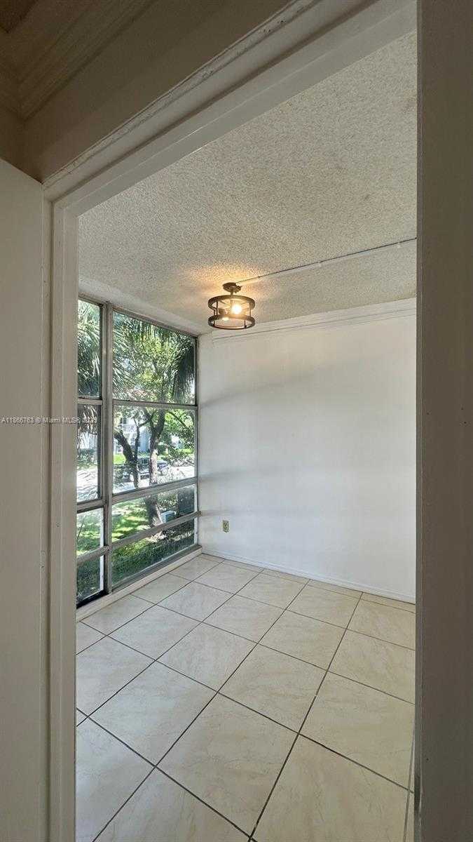 Small Image of 210 172ND ST #227, Sunny Isles Beach Number 4