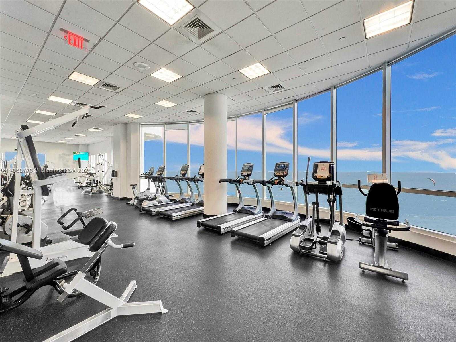 Small Image of 6365 COLLINS AVE #2407, Miami Beach Number 17