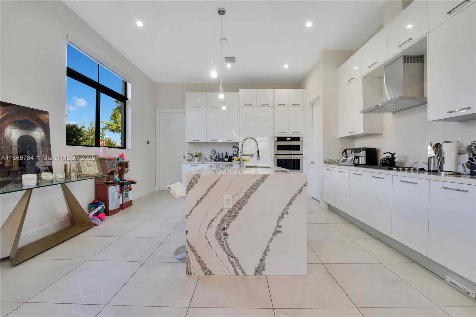 Small Image of 8279 NORTH WEST 43RD ST, Doral Number 10