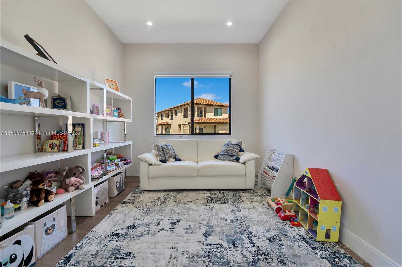 Small Image of 8279 NORTH WEST 43RD ST, Doral Number 13