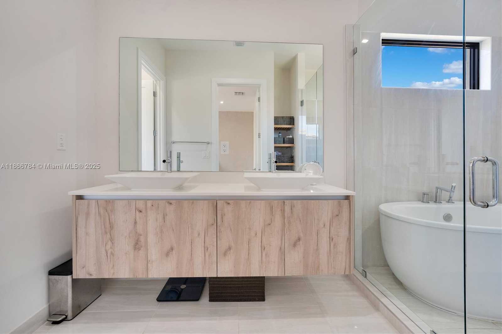 Small Image of 8279 NORTH WEST 43RD ST, Doral Number 17