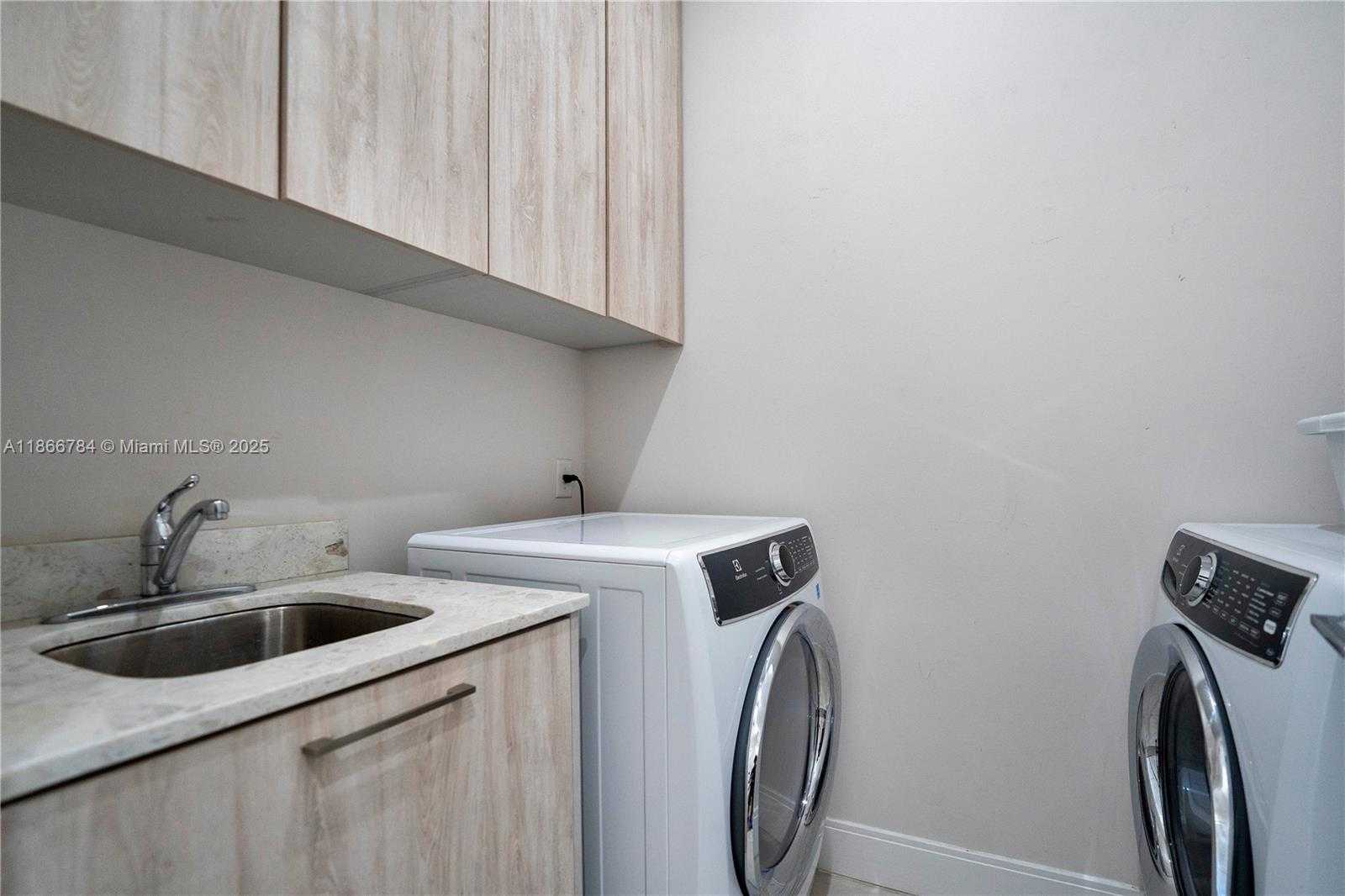 Small Image of 8279 NORTH WEST 43RD ST, Doral Number 22