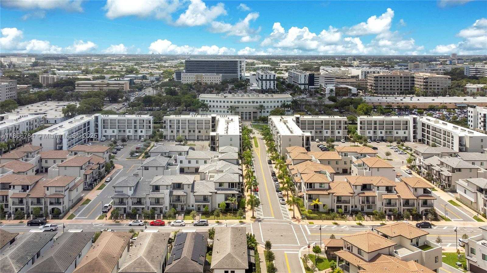 Small Image of 8279 NORTH WEST 43RD ST, Doral Number 27