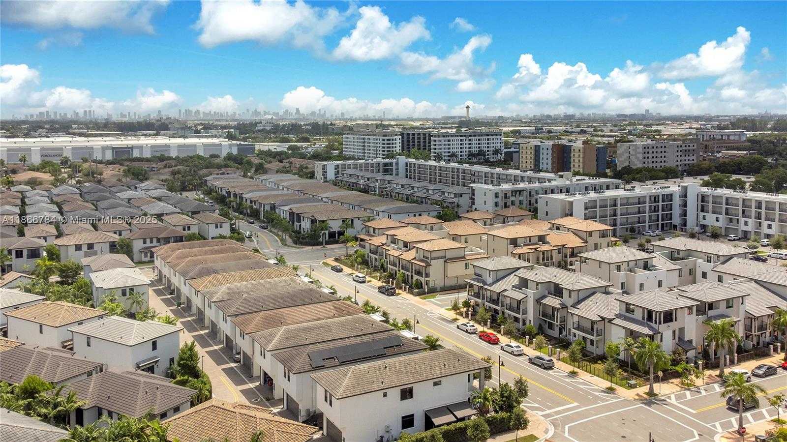 Small Image of 8279 NORTH WEST 43RD ST, Doral Number 31