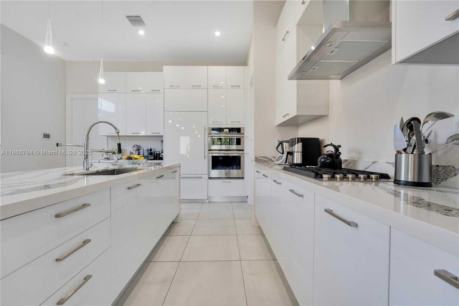 Small Image of 8279 NORTH WEST 43RD ST, Doral Number 5