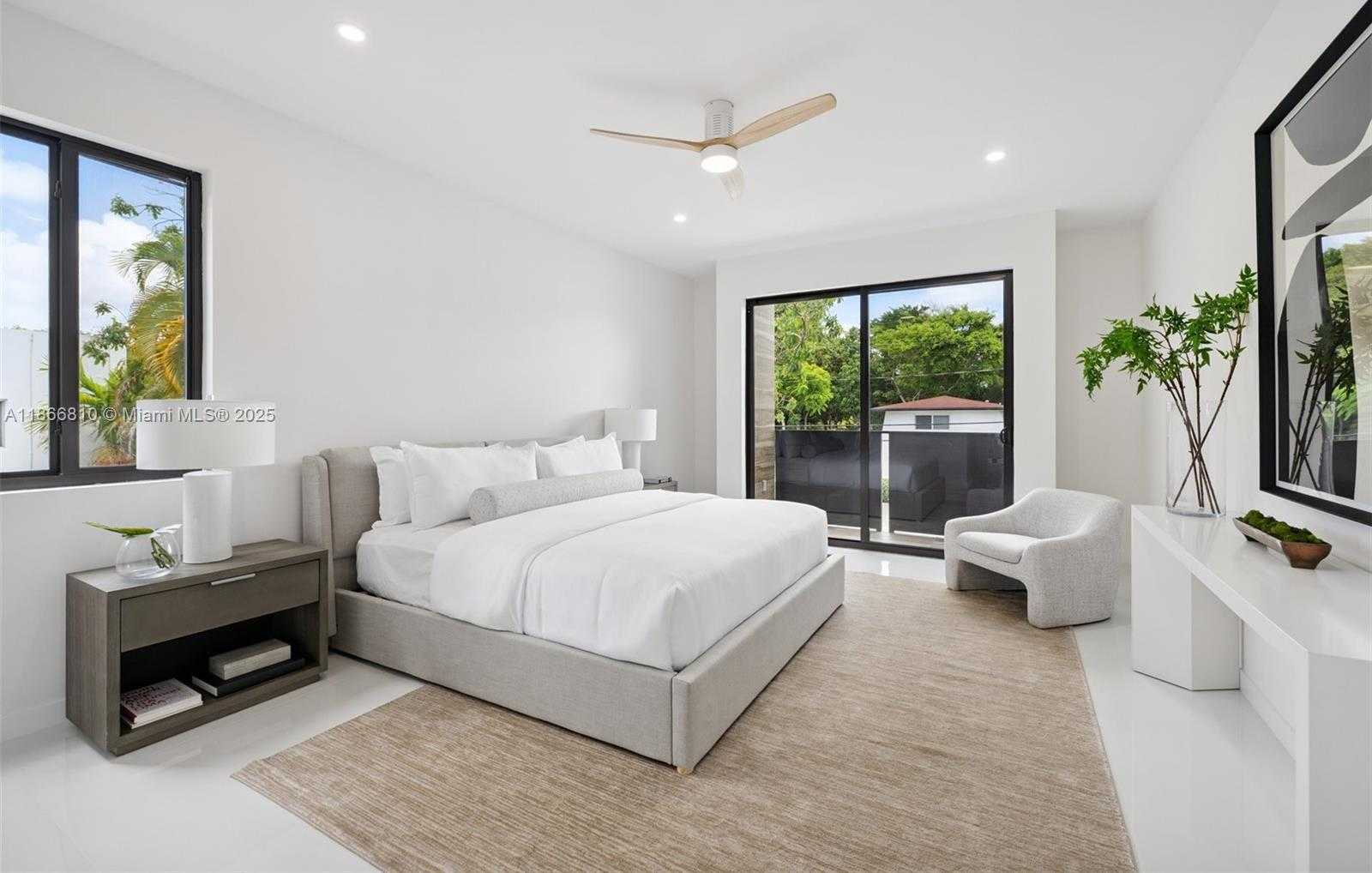 Small Image of 1152 SOUTH WEST 22ND TER, Miami Number 20