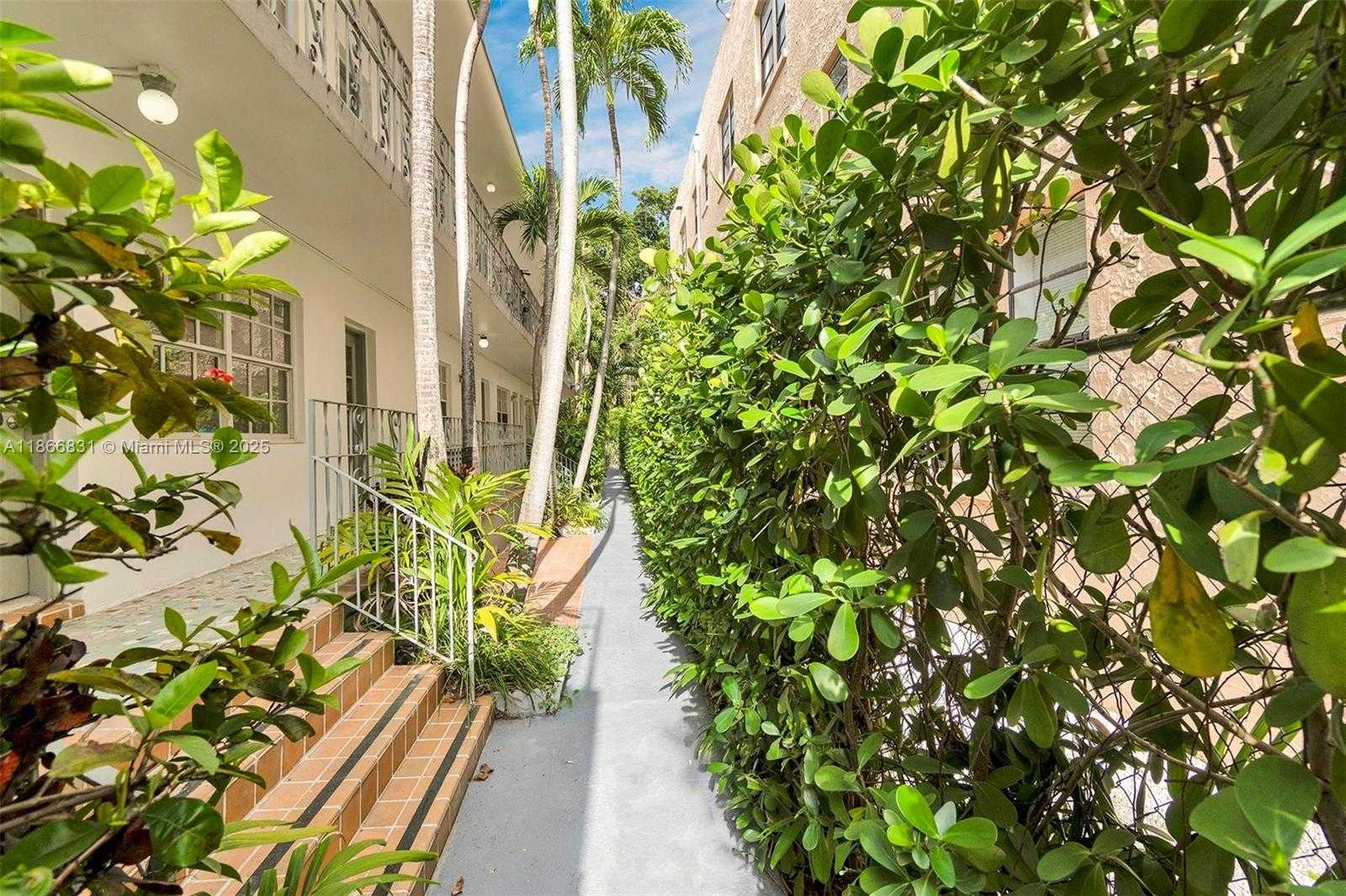 Small Image of 1551 MICHIGAN AVE #6, Miami Beach Number 21