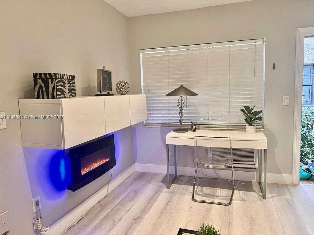 Small Image of 1551 MICHIGAN AVE #6, Miami Beach Number 4