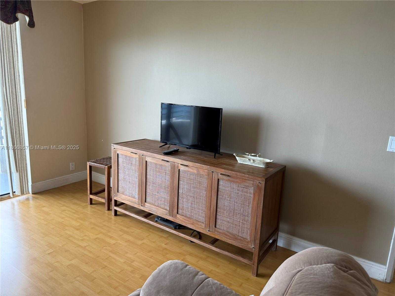 Small Image of 3300 NORTH EAST 191ST ST #1802, Aventura Number 6