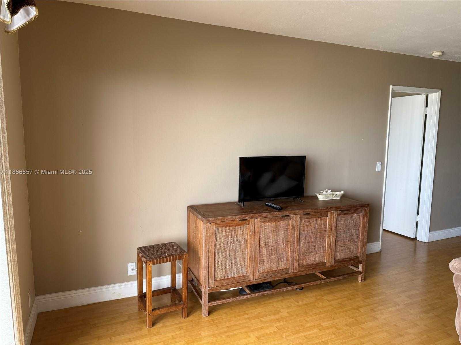 Small Image of 3300 NORTH EAST 191ST ST #1802, Aventura Number 7