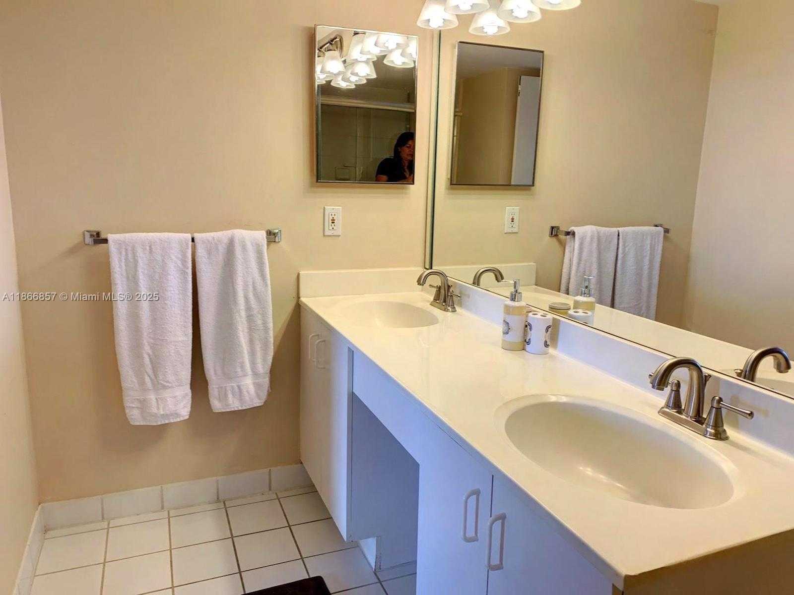 Small Image of 3300 NORTH EAST 191ST ST #1802, Aventura Number 9