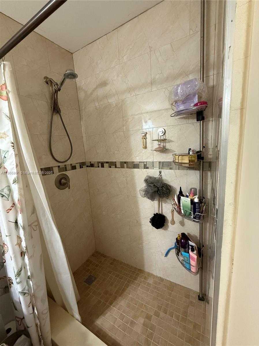 Small Image of 3889 NORTH WEST 4TH ST #1, Miami Number 18