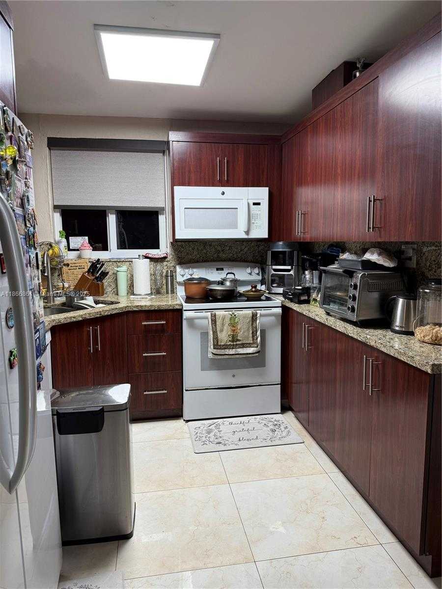 Small Image of 3889 NORTH WEST 4TH ST #1, Miami Number 6