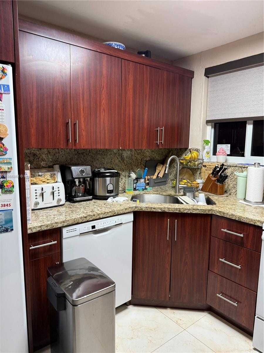 Small Image of 3889 NORTH WEST 4TH ST #1, Miami Number 7