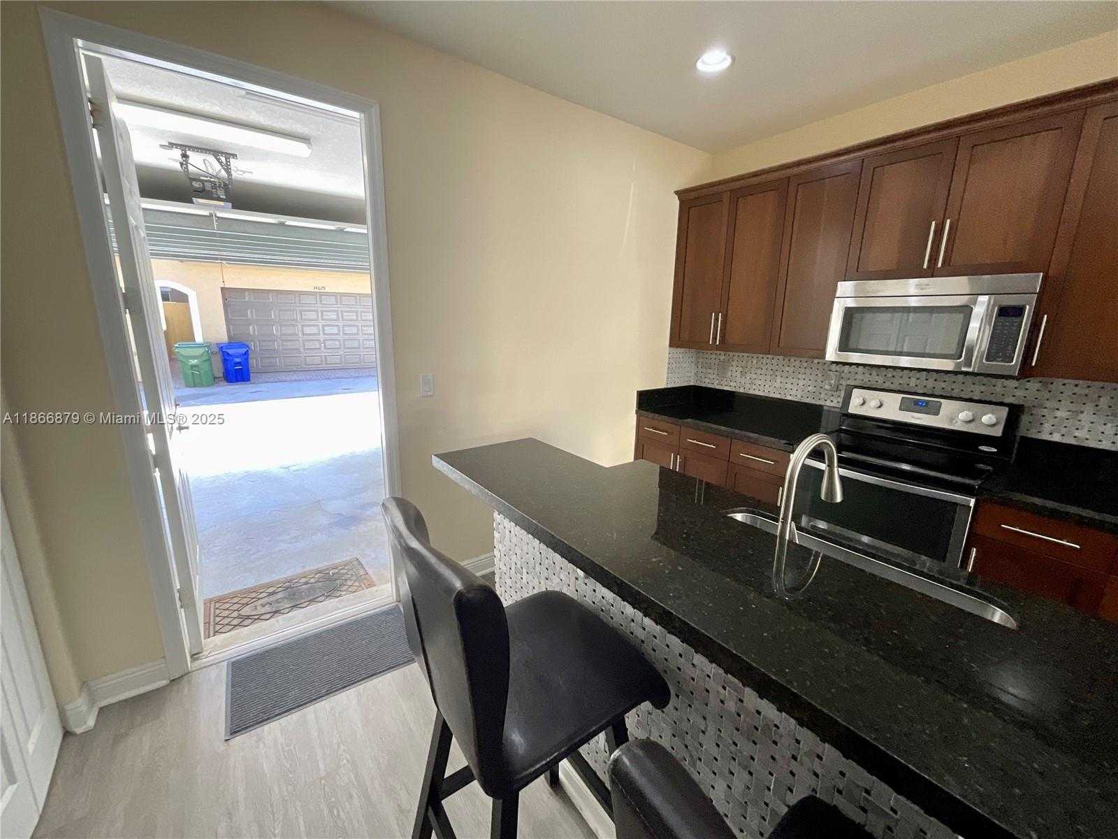 Small Image of 14620 SOUTH WEST 15TH ST, Pembroke Pines Number 15