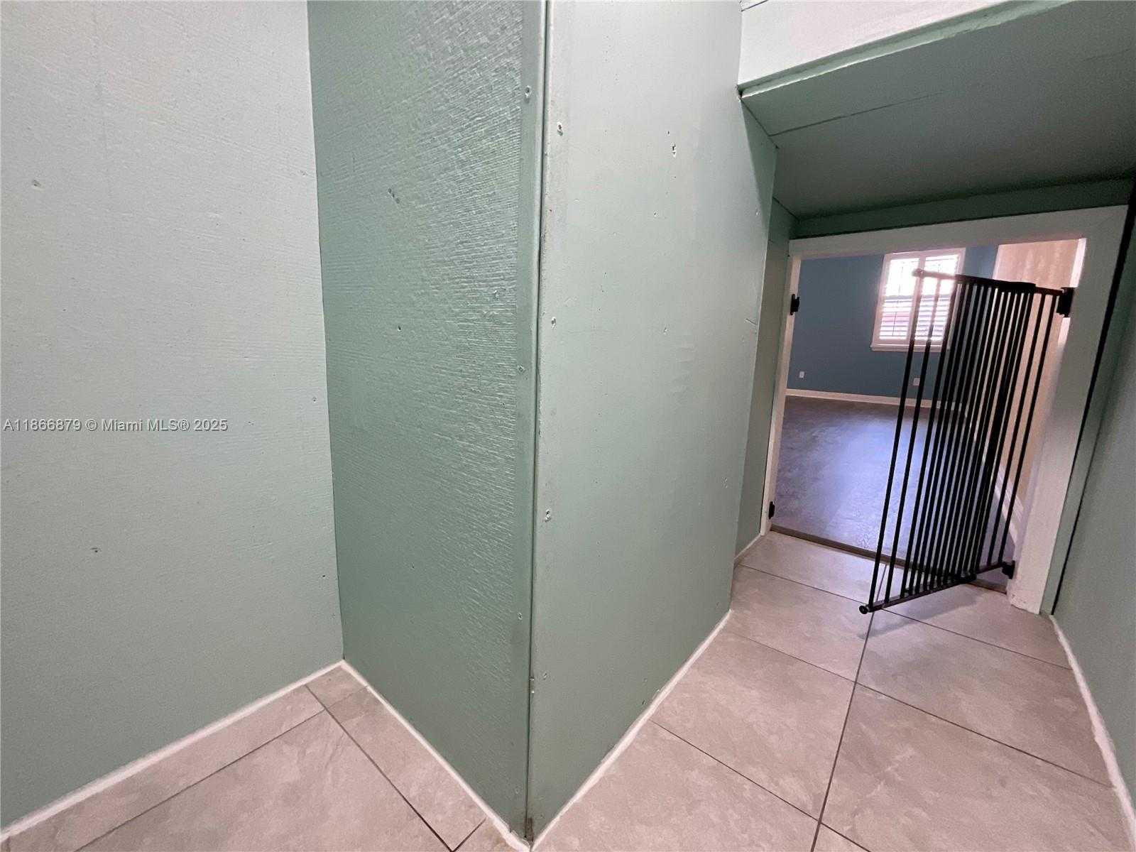 Small Image of 14620 SOUTH WEST 15TH ST, Pembroke Pines Number 23